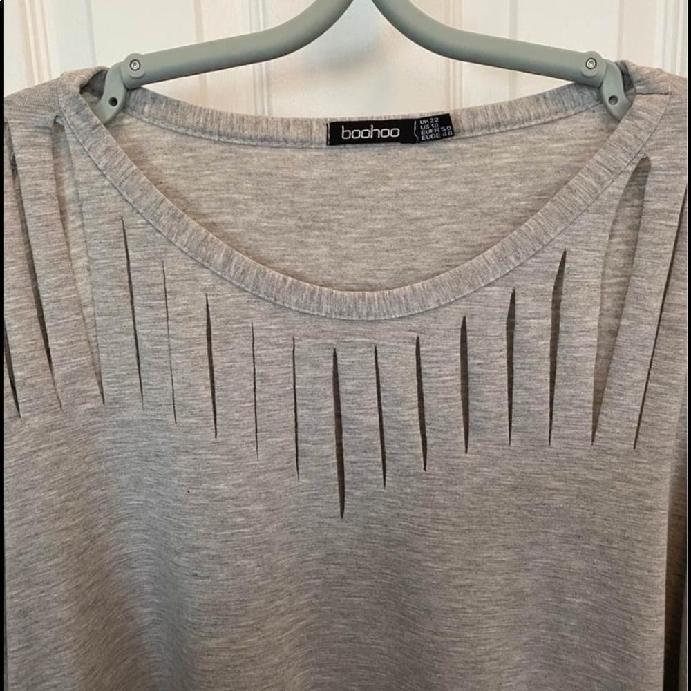 Destressed tee - Picture 2 of 3